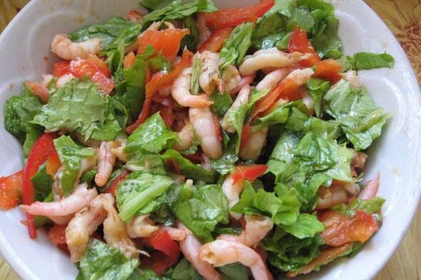 Salade de fruits de mer – un plat sain pour les personnes suivant un régime sans gluten