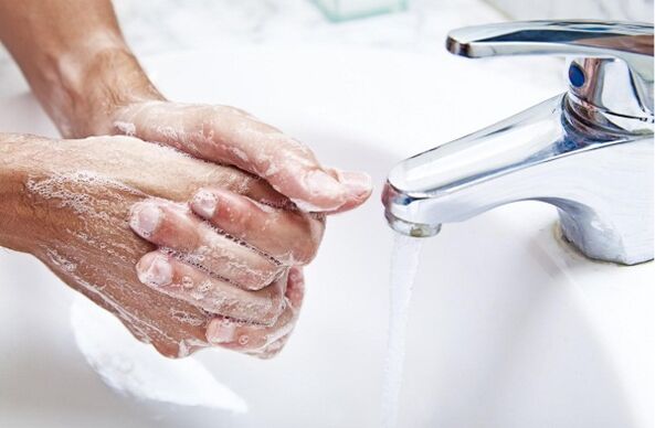 Vous devez vous laver les mains avant de préparer des aliments sans gluten pour votre enfant. 